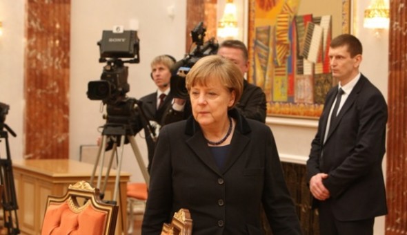 150212-merkel-minsk-661x372
