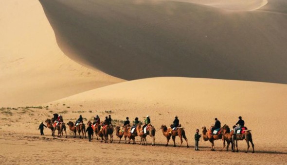 Central-Asia-Silk-Road-Camel-Caravan-Trade-900x540-1-768x461